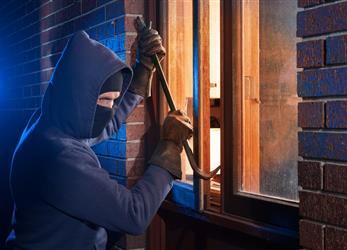 3 easy ways to stop burglars ruining your Christmas