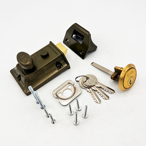 ERA 133/135/136 60mm Traditional Non Deadlocking Nightlatch
