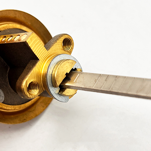 ERA 133/135/136 60mm Traditional Non Deadlocking Nightlatch