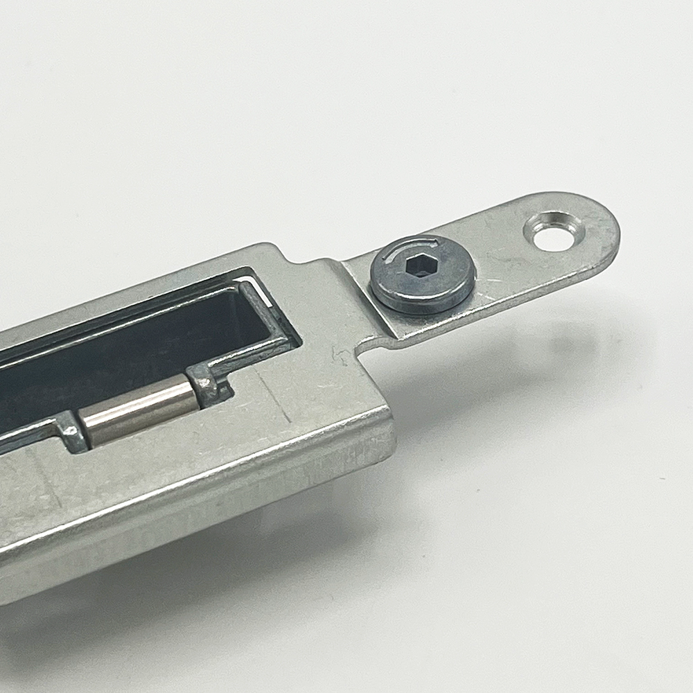 Ingenious Auto Deadlatch Keep